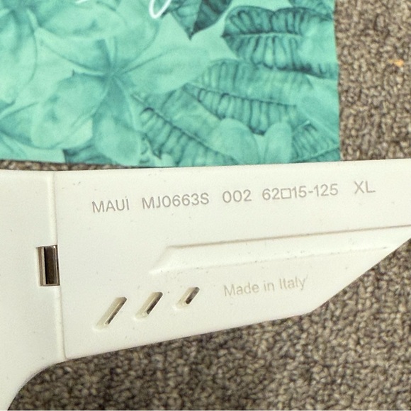 Maui Jim Polarized Sunglasses with White Frame and Blue Lenses - Picture 5 of 8